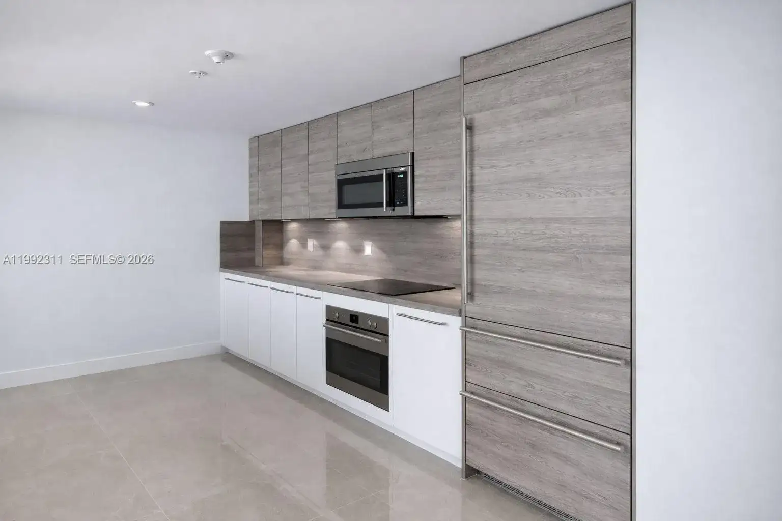 400 Sunny Isles Blvd # 819, Sunny Isles Beach FL 33160 photo 2
