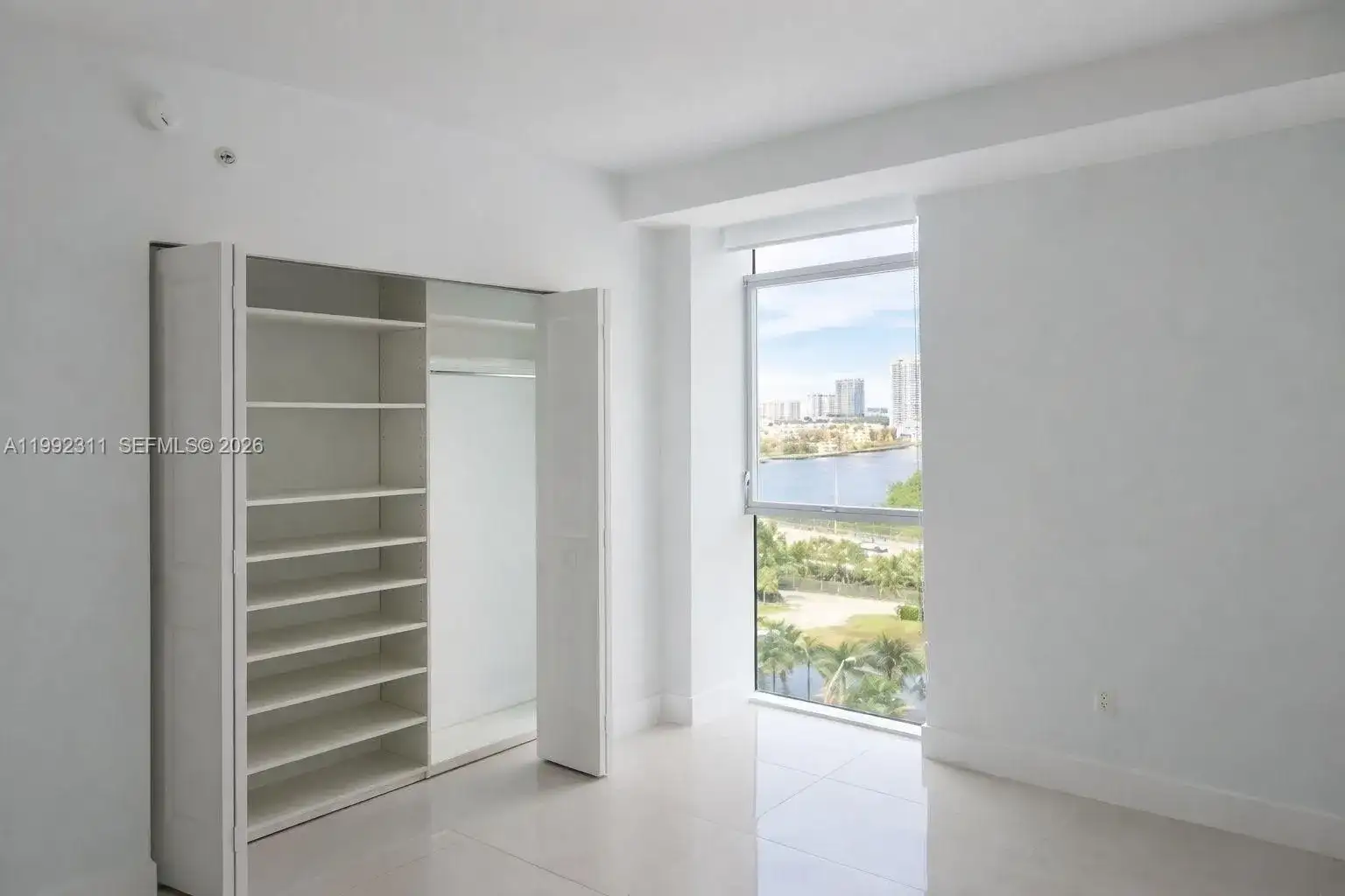 400 Sunny Isles Blvd # 819, Sunny Isles Beach FL 33160 photo 4