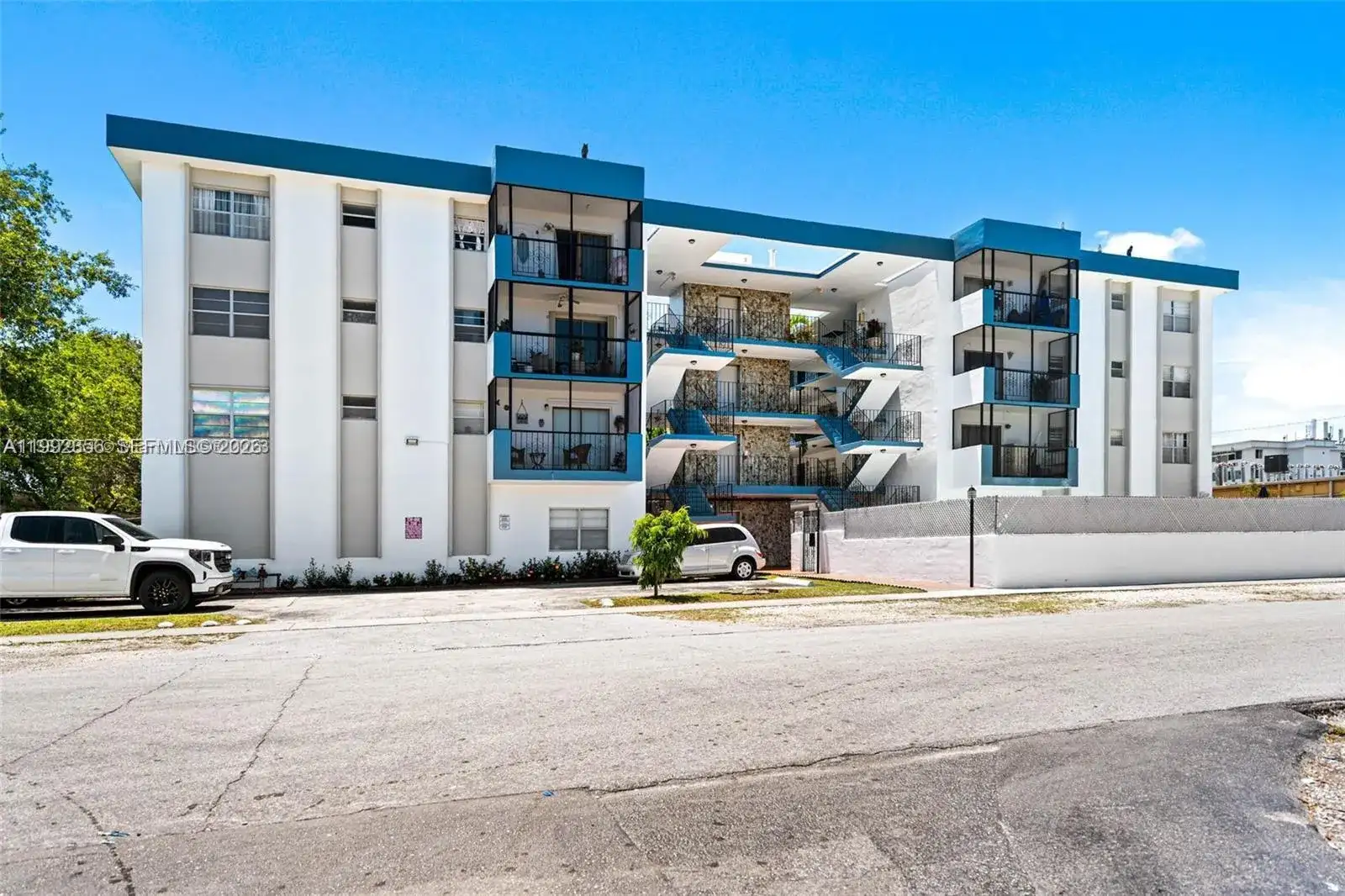 1230 NE 139th St # 304, North Miami FL 33161 photo 2