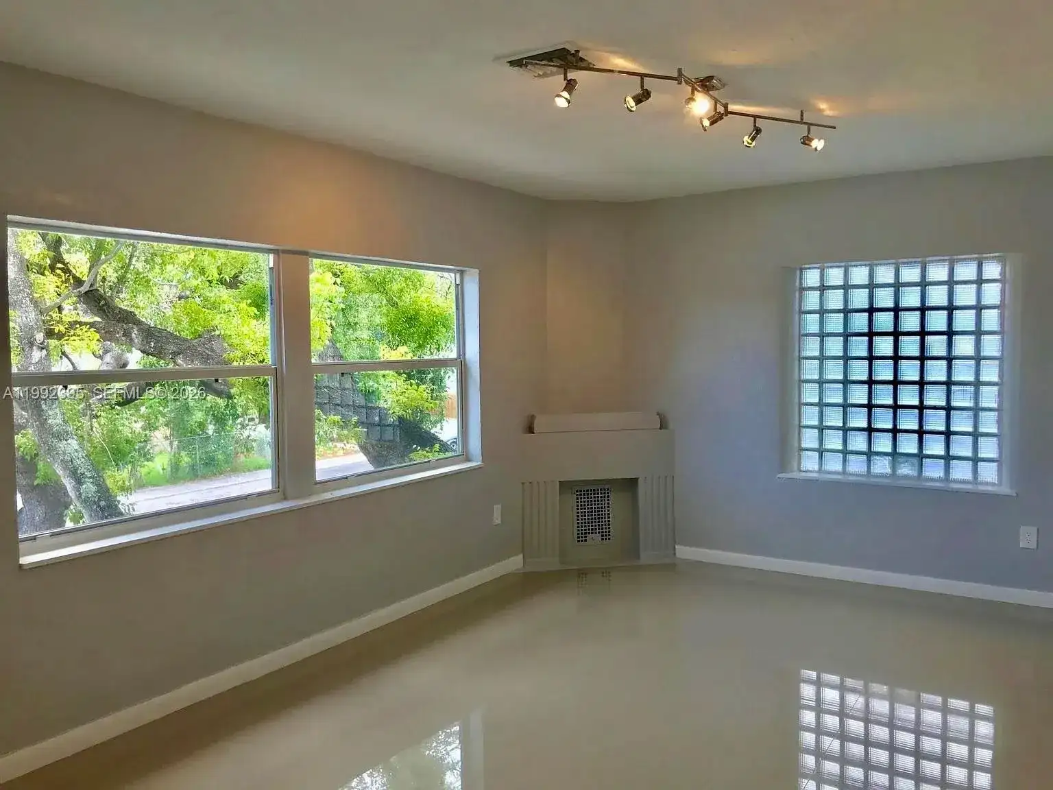 535 NE 68th St, Miami FL 33138 photo 2