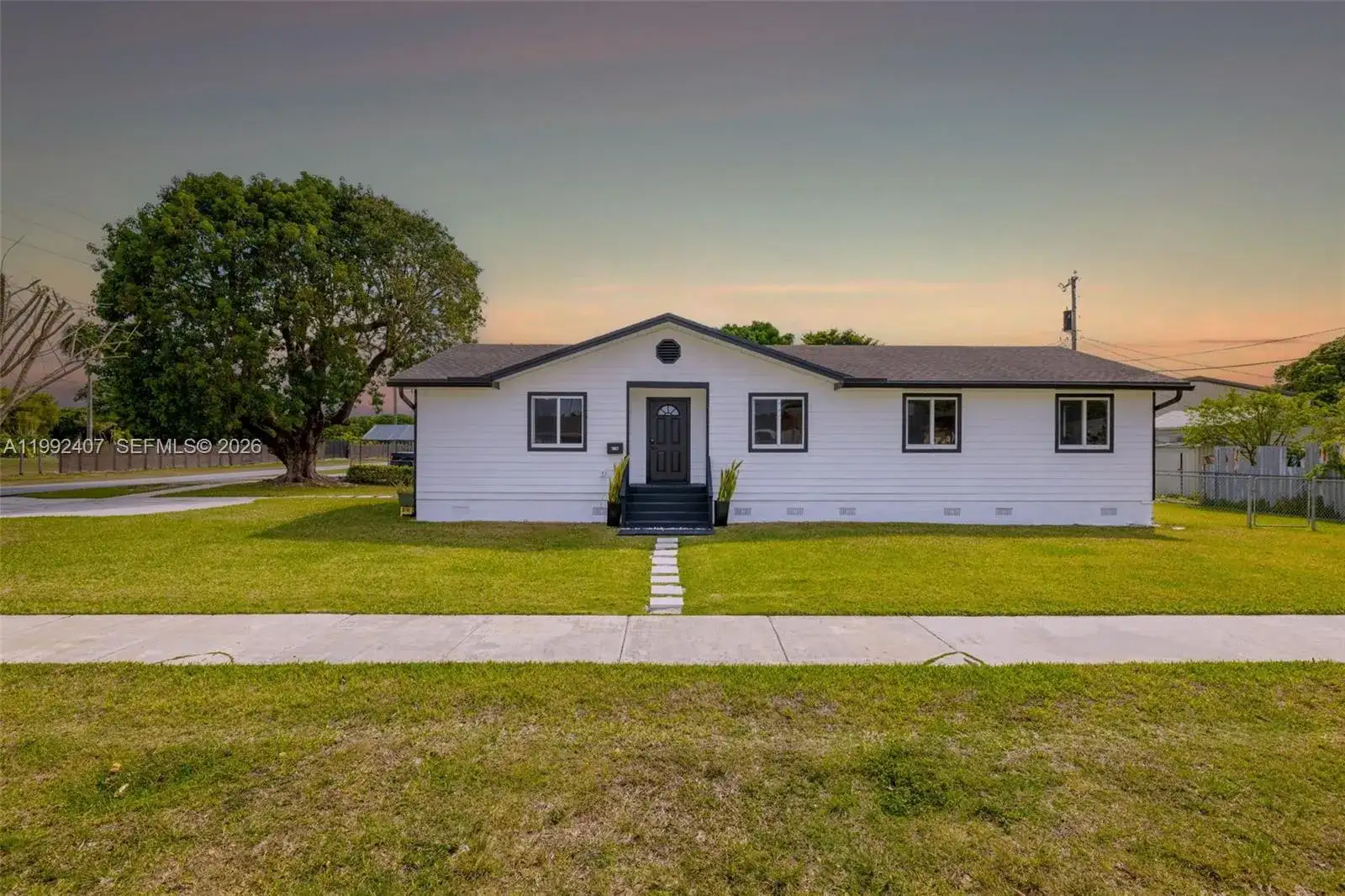 1867 NW 8th Ave, Homestead FL 33030 photo 3