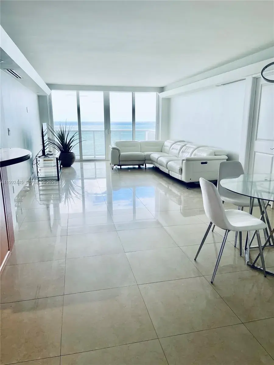 3140 S Ocean Dr # 1105, Hallandale Beach FL 33009