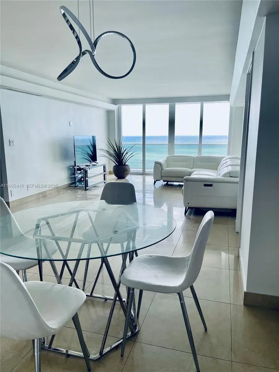 3140 S Ocean Dr # 1105, Hallandale Beach FL 33009