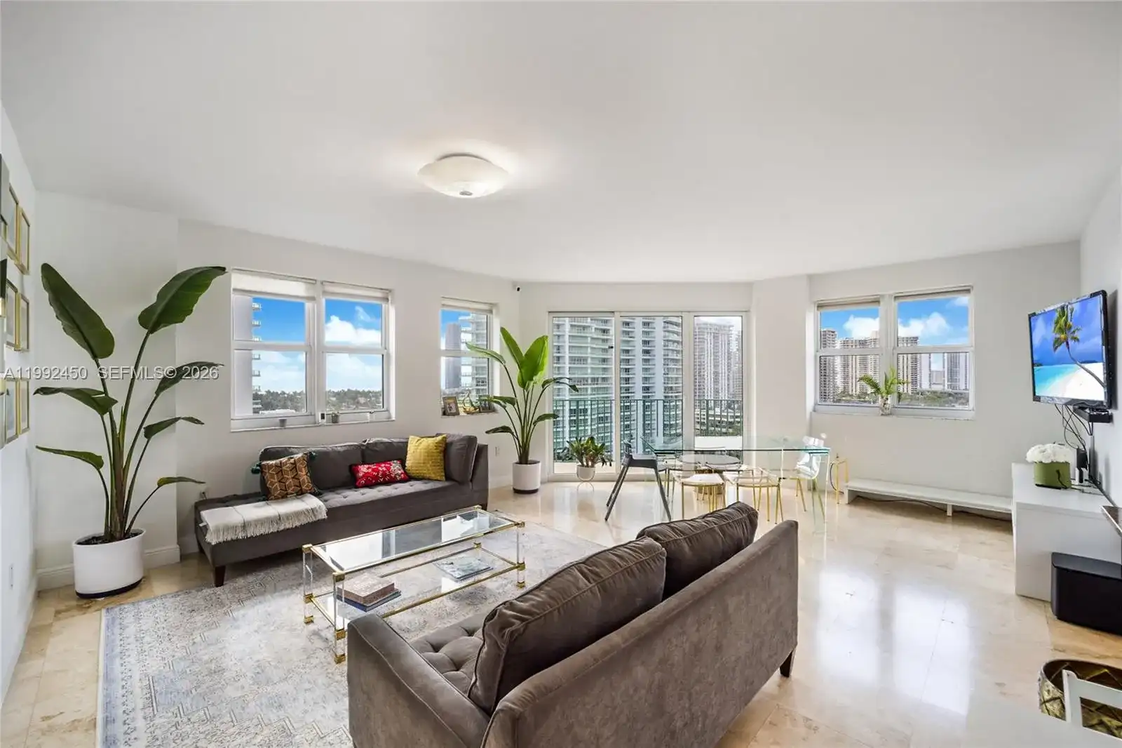 20000 E Country Club Dr # 1211, Aventura FL 33180