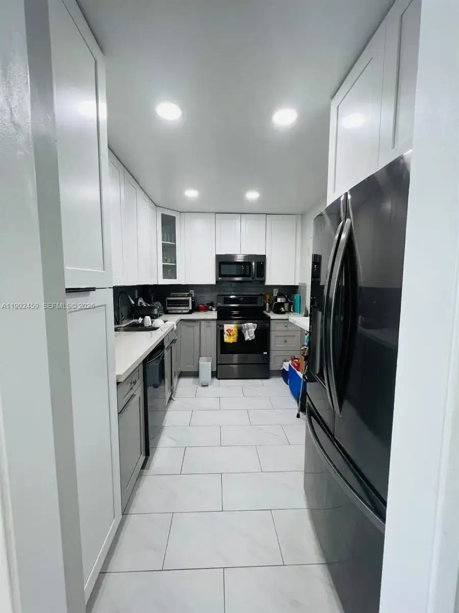 400 Kings Point Dr # 1504, Sunny Isles Beach FL 33160 photo 2