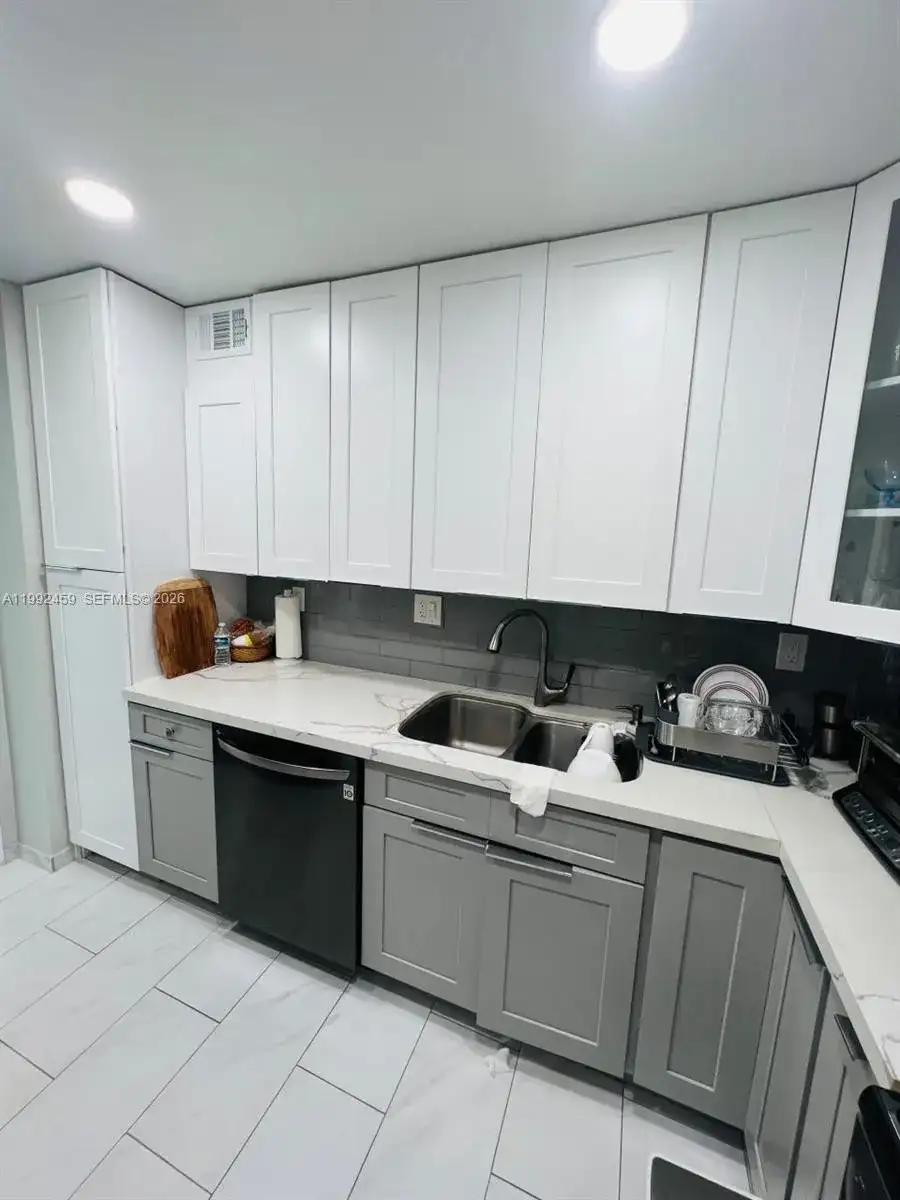 400 Kings Point Dr # 1504, Sunny Isles Beach FL 33160 photo 4