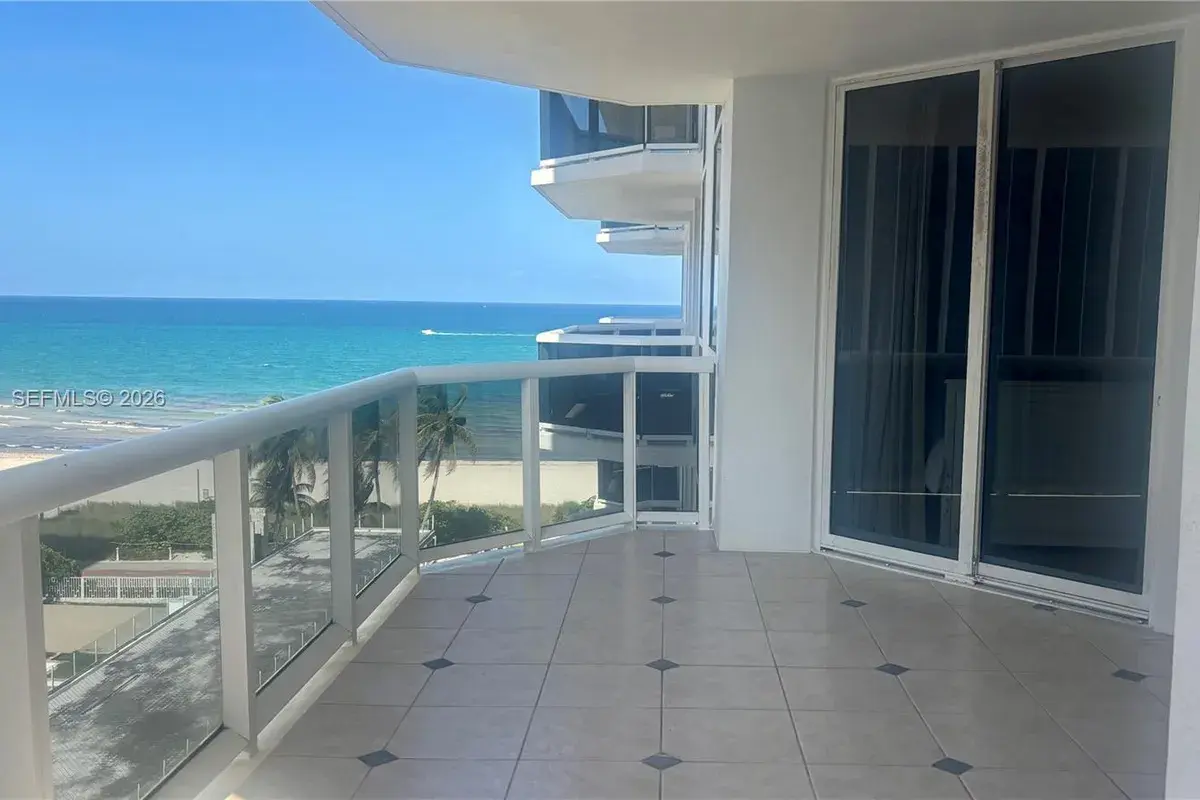 4779 Collins Ave # 808, Miami Beach FL 33140