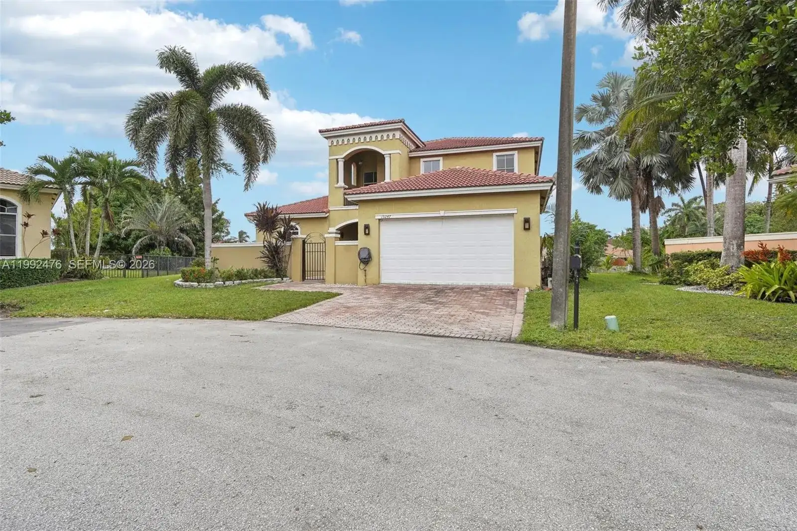 13247 SW 26th St, Miramar FL 33027 photo 2