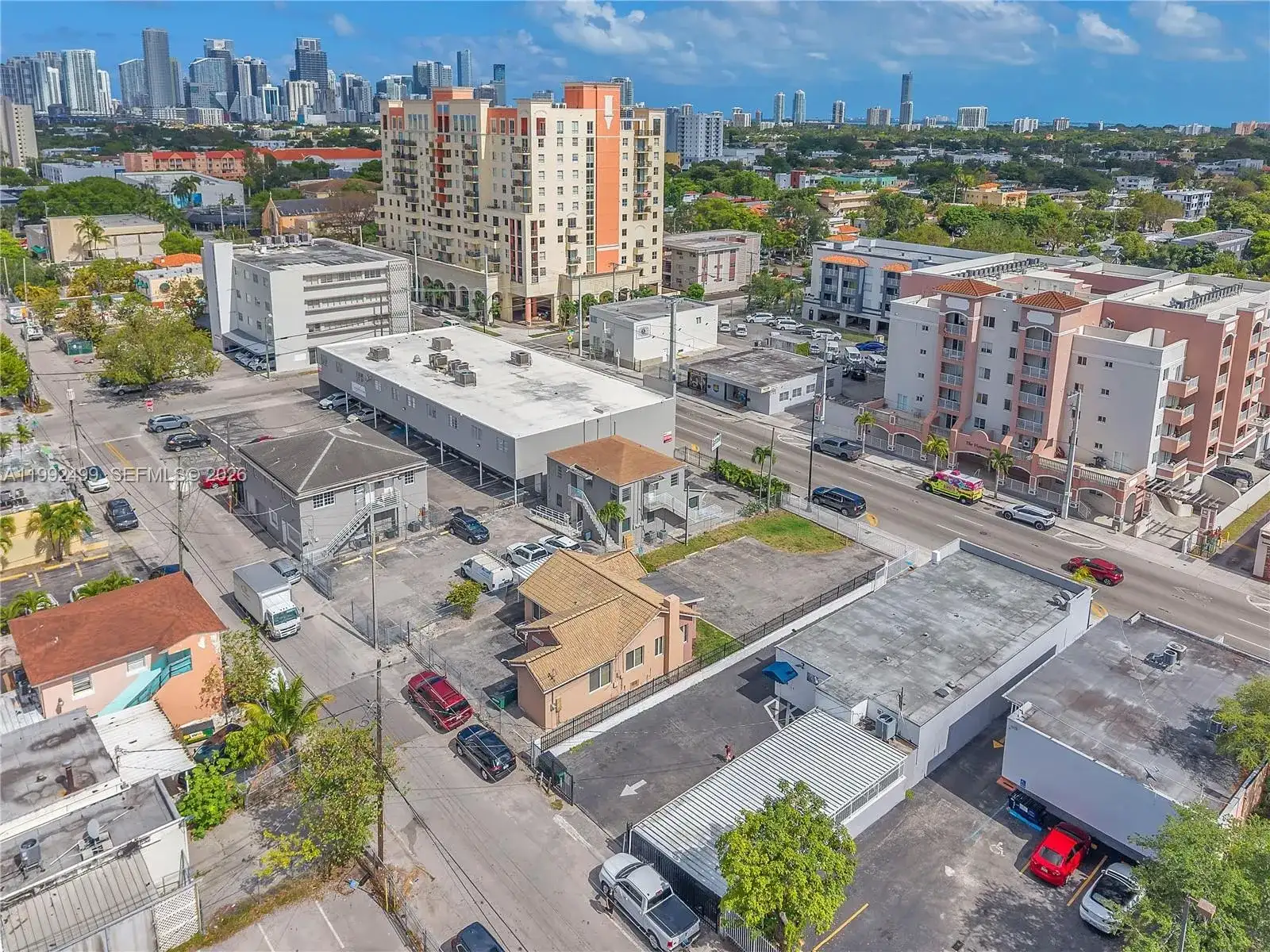 1437 SW 1st St, Miami FL 33135 photo 5