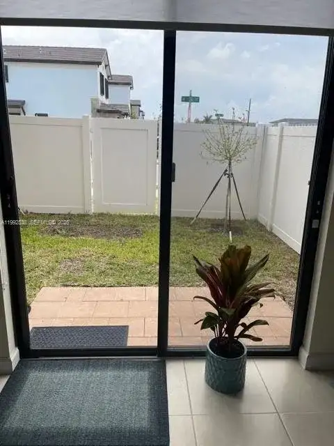 11064 W 33 way # 11064, Hialeah Gardens FL 33018 photo 4