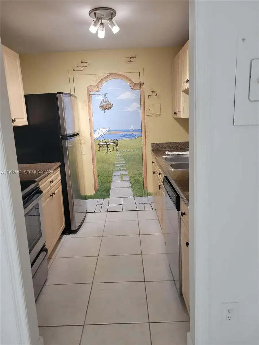 2020 NE 135th St # 904, North Miami FL 33181 photo 3