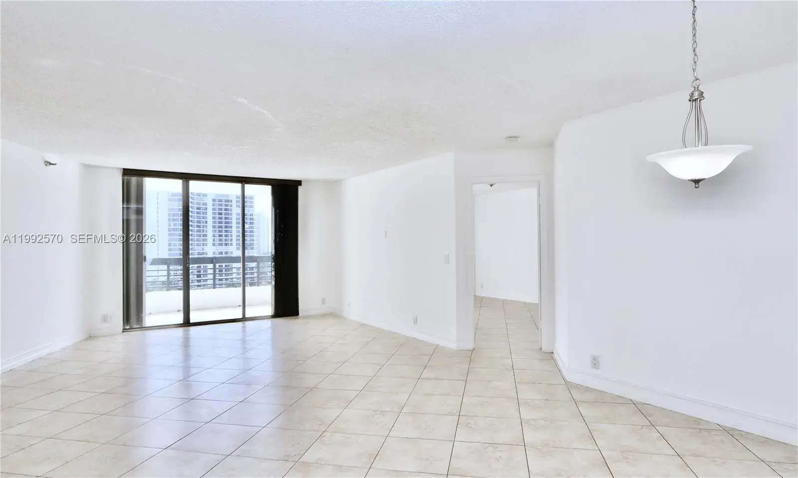 3500 Mystic Pointe Dr # 1207, Aventura FL 33180