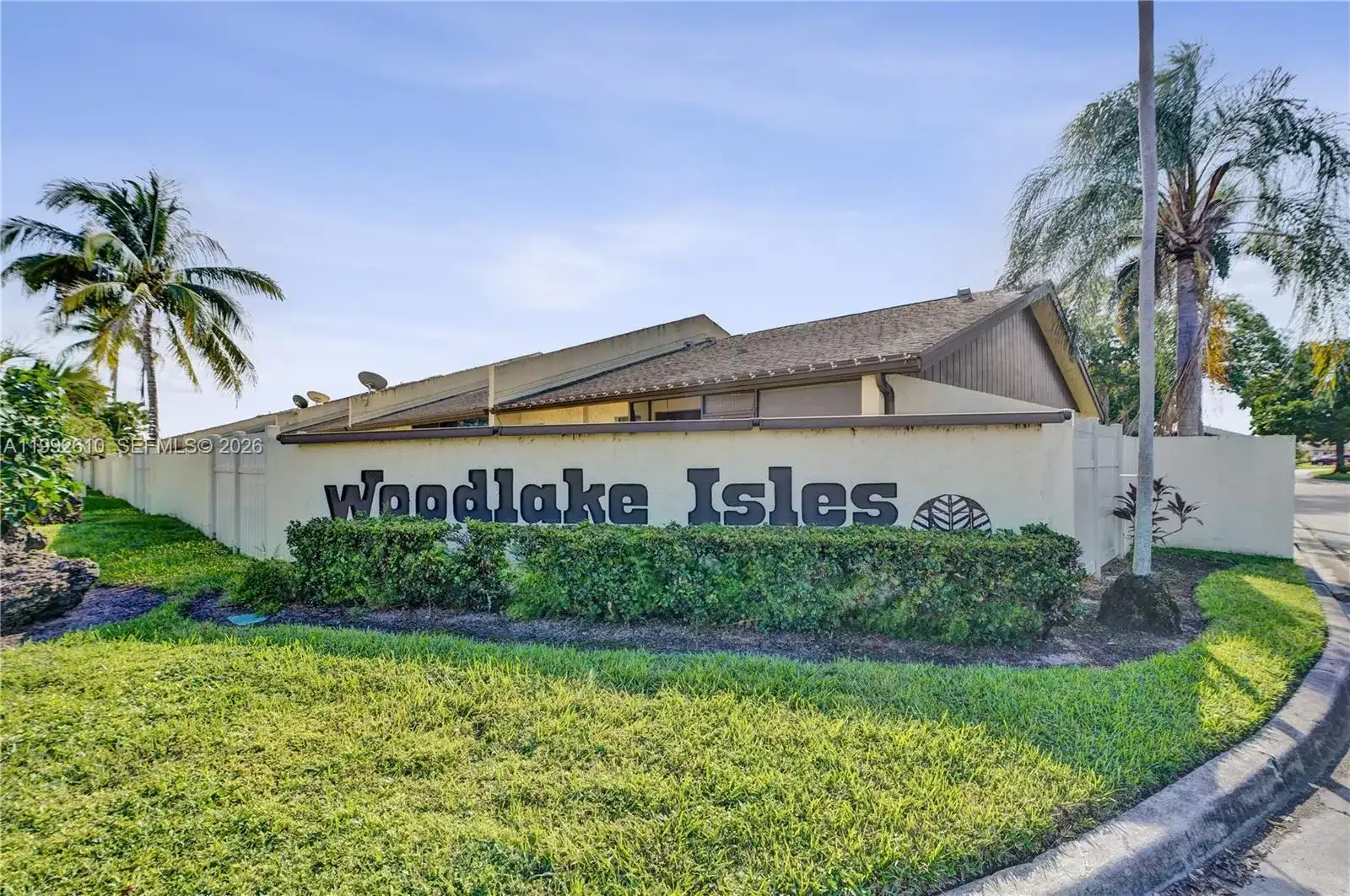 707 Banks Rd, Margate FL 33063