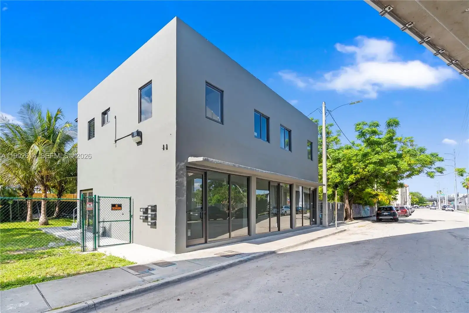 216 NW 11th St, Miami FL 33136 photo 3