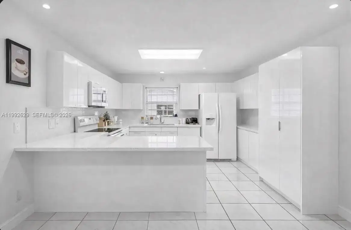 2145 SW 26 ST, Miami FL 33133 photo 2