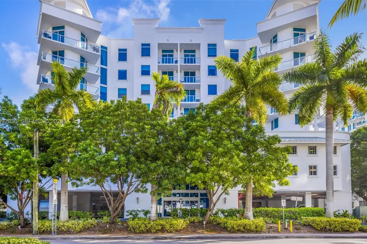 3030 NE 188th St # 602, Aventura FL 33180
