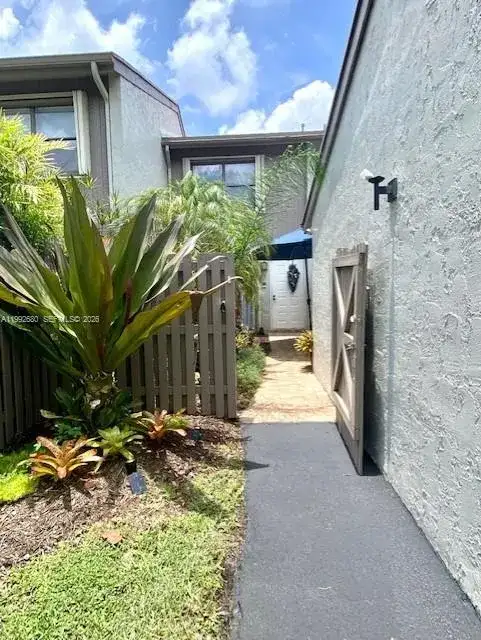 11245 SW 111th St, Miami FL 33176 photo 4