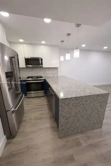 1555 W 44th Pl # 247, Hialeah FL 33012