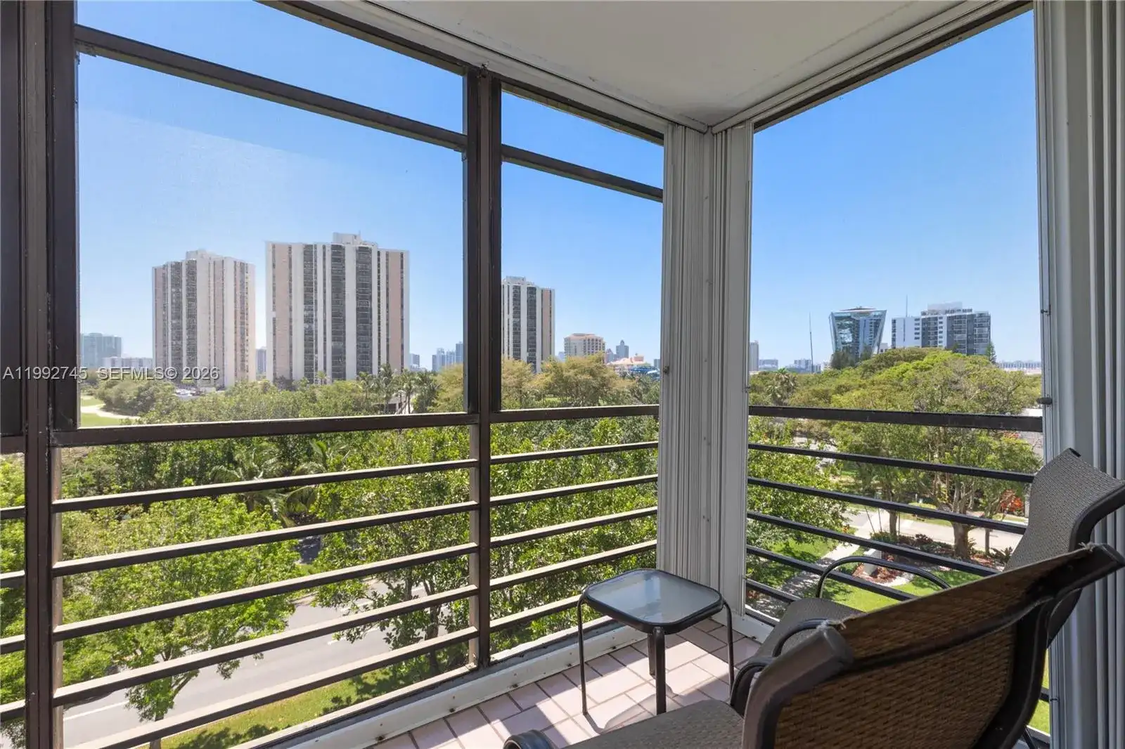 20400 W Country Club Dr # 605, Aventura FL 33180 photo 4