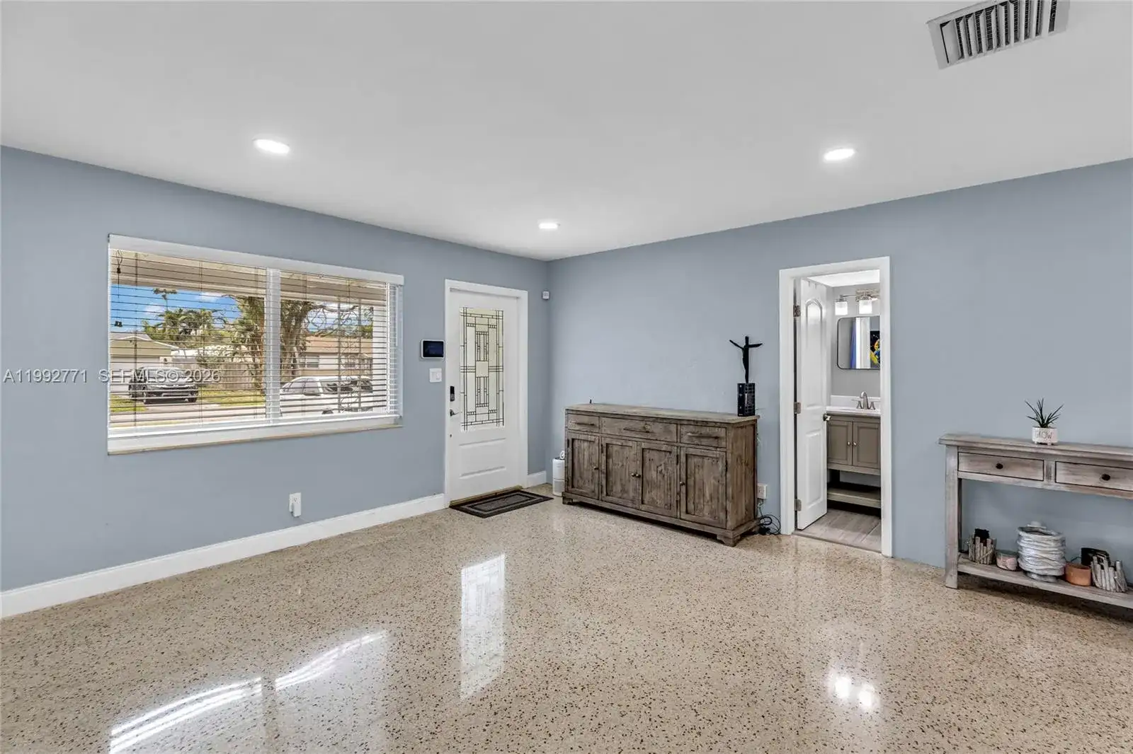 819 N 32nd Ave, Hollywood FL 33021 photo 4