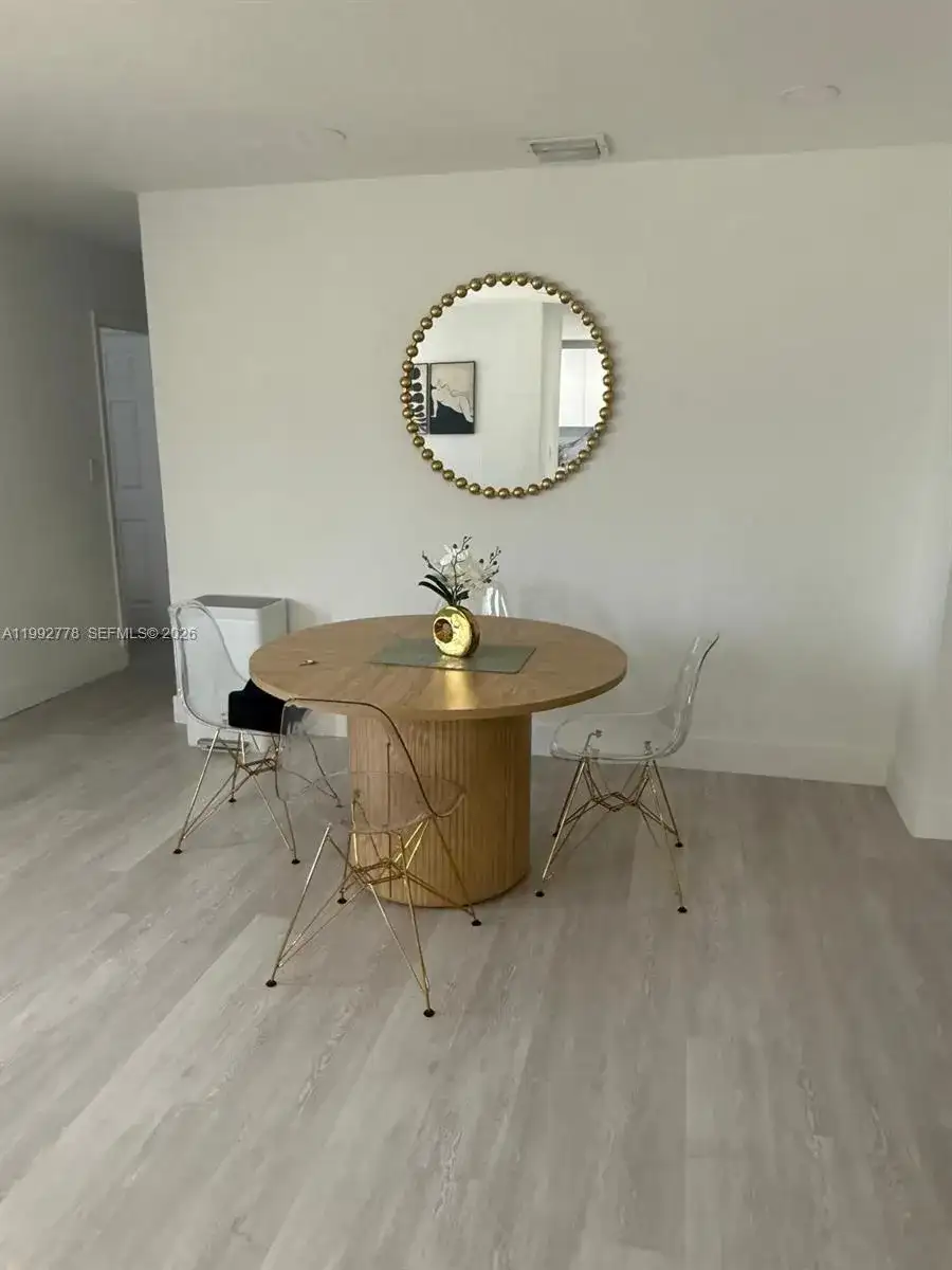 7884 NW 175th St, Hialeah FL 33015 photo 4