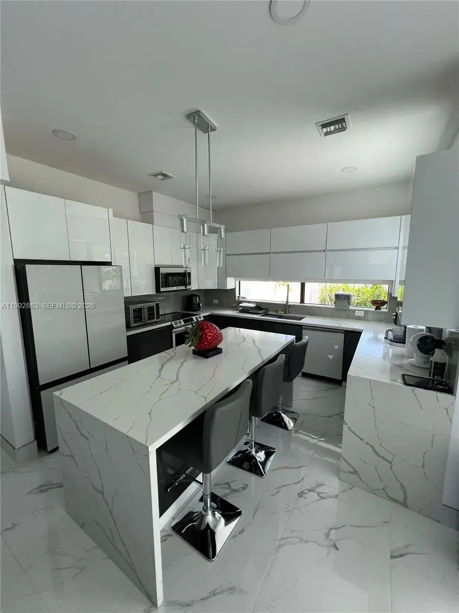 2342 Mckinley St # 3, Hollywood FL 33020