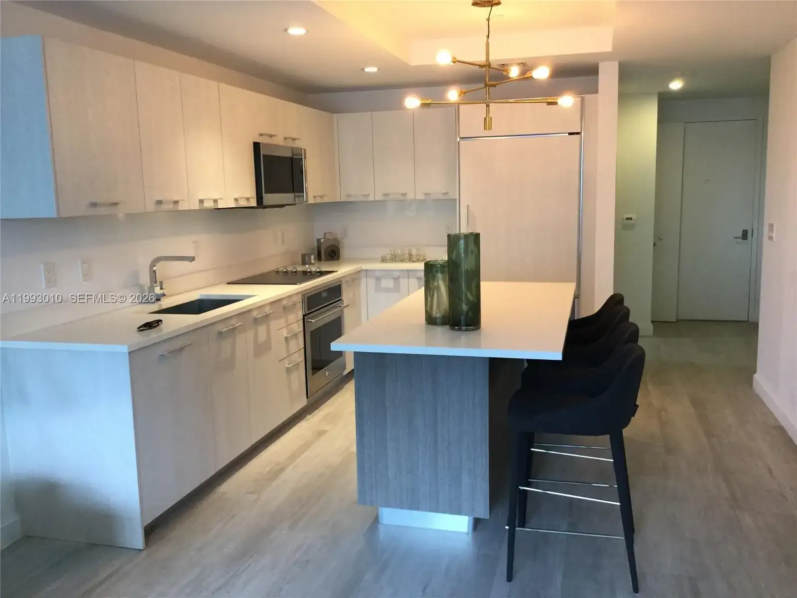 55 SW 9th St # 1905, Miami FL 33130 photo 2