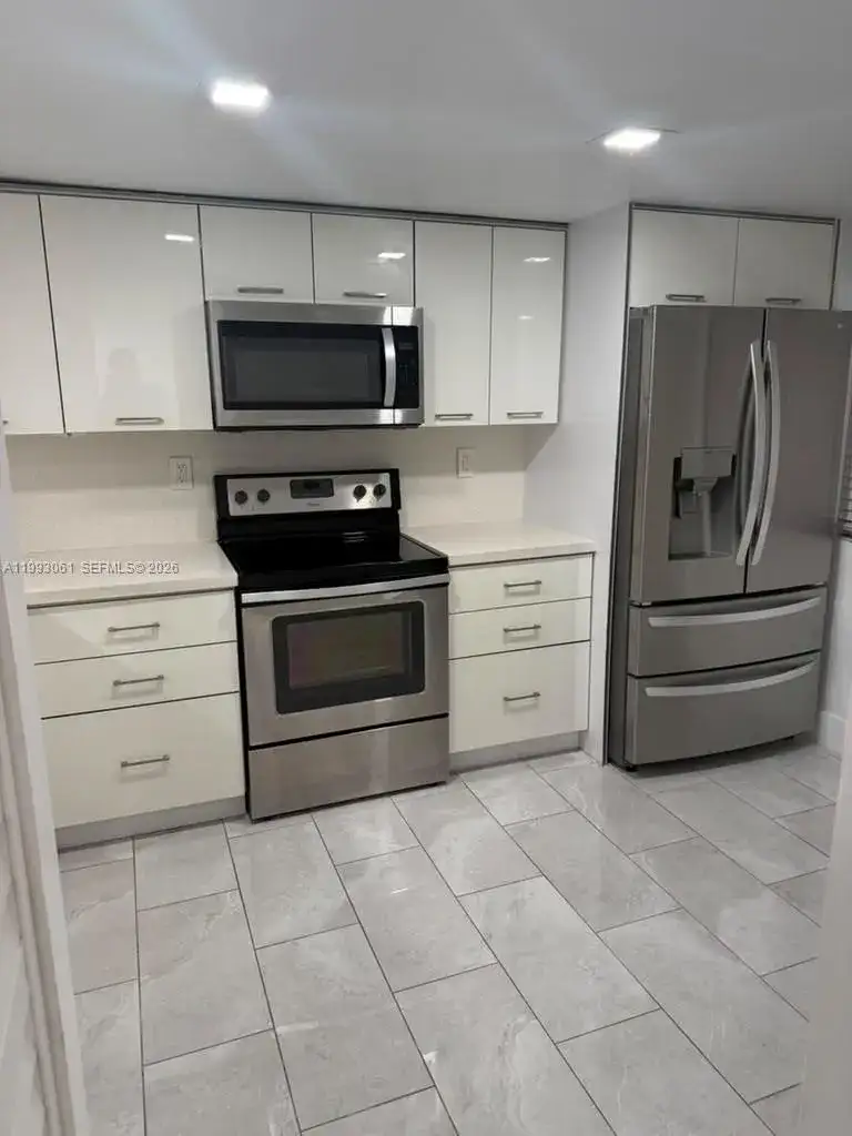 10000 NW 9th St Cir # 11, Miami FL 33172 photo 4