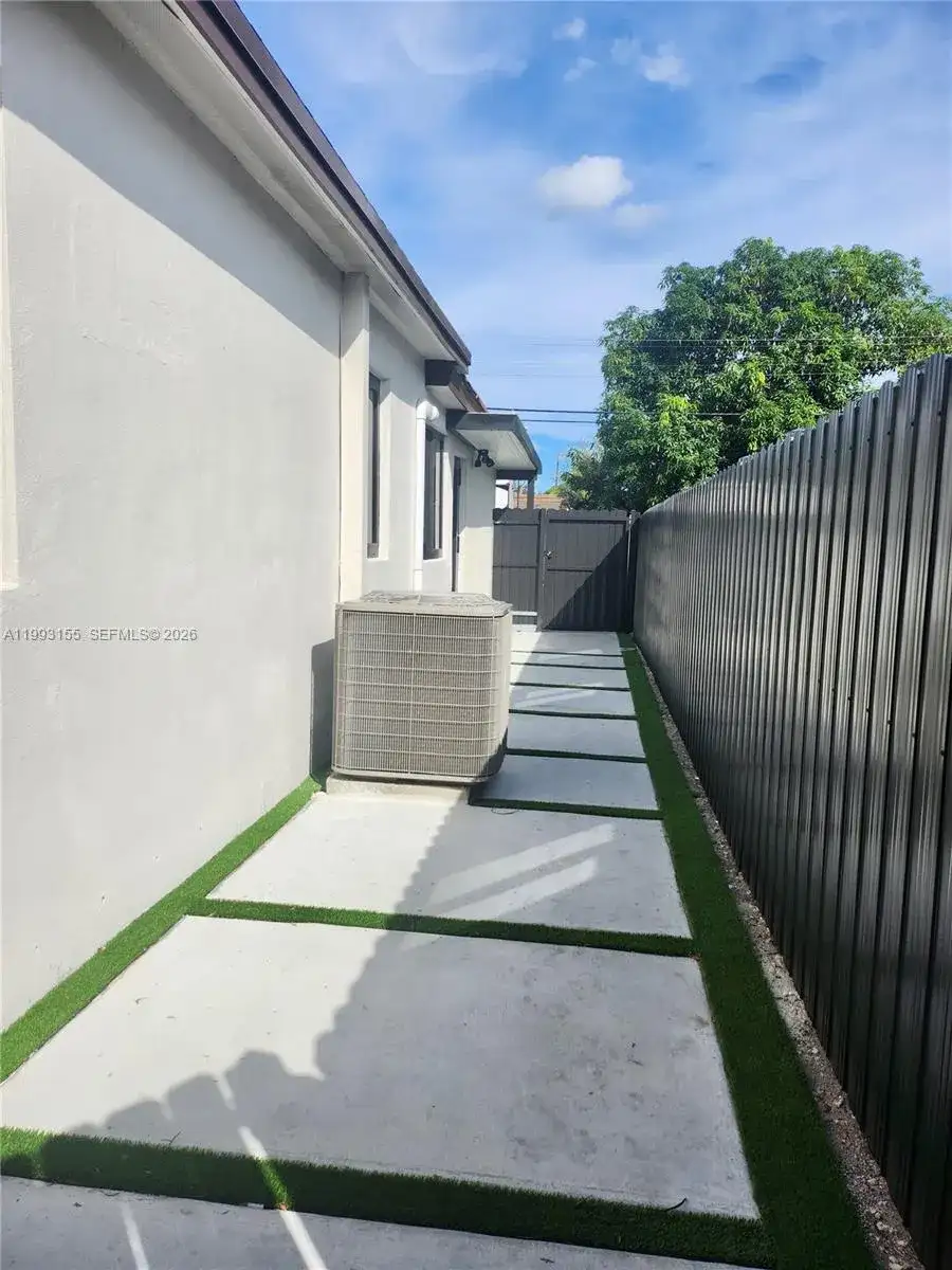 201 SW 62nd Ave, Miami FL 33144 photo 3