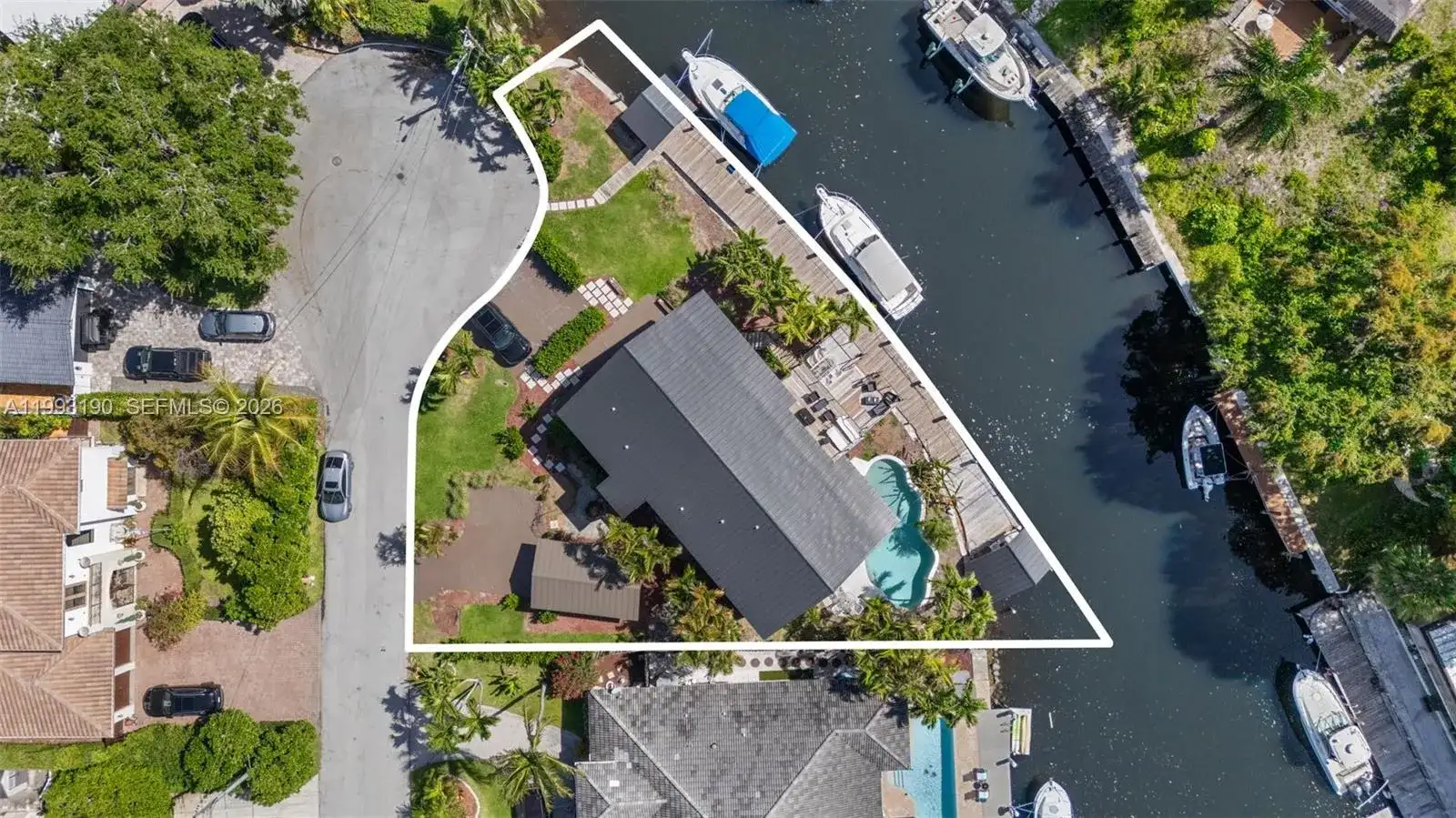516 NE 6th Ave, Deerfield Beach FL 33441 photo 2