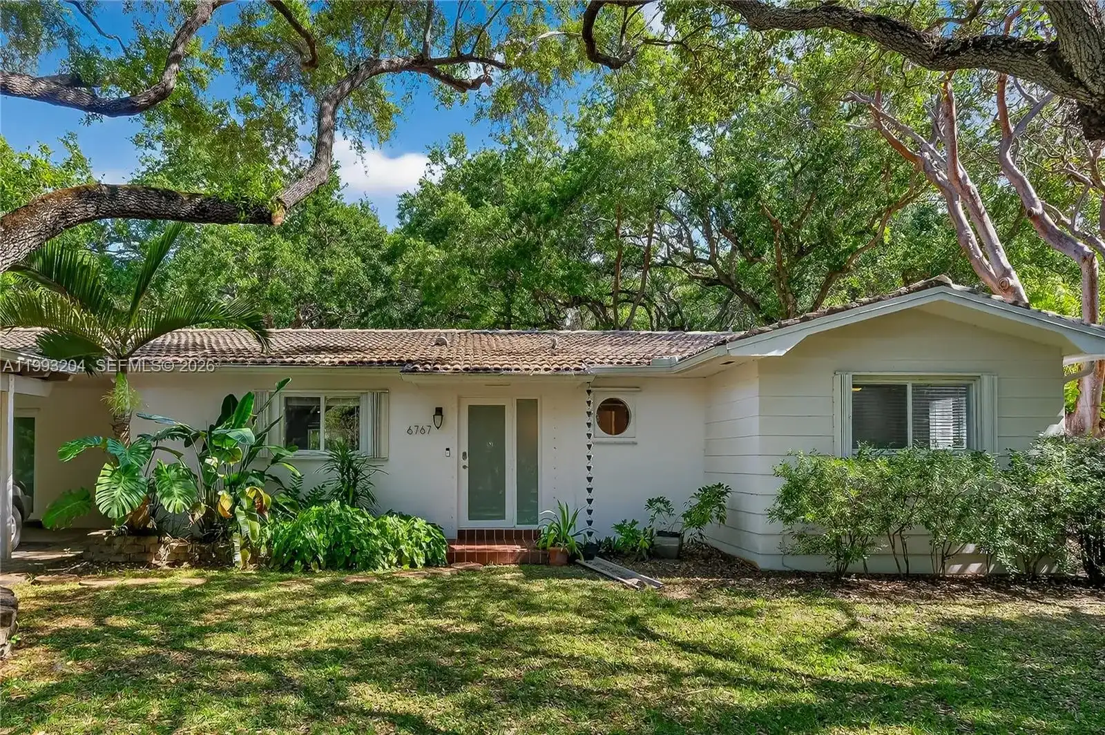6767 SW 154th St, Palmetto Bay FL 33157