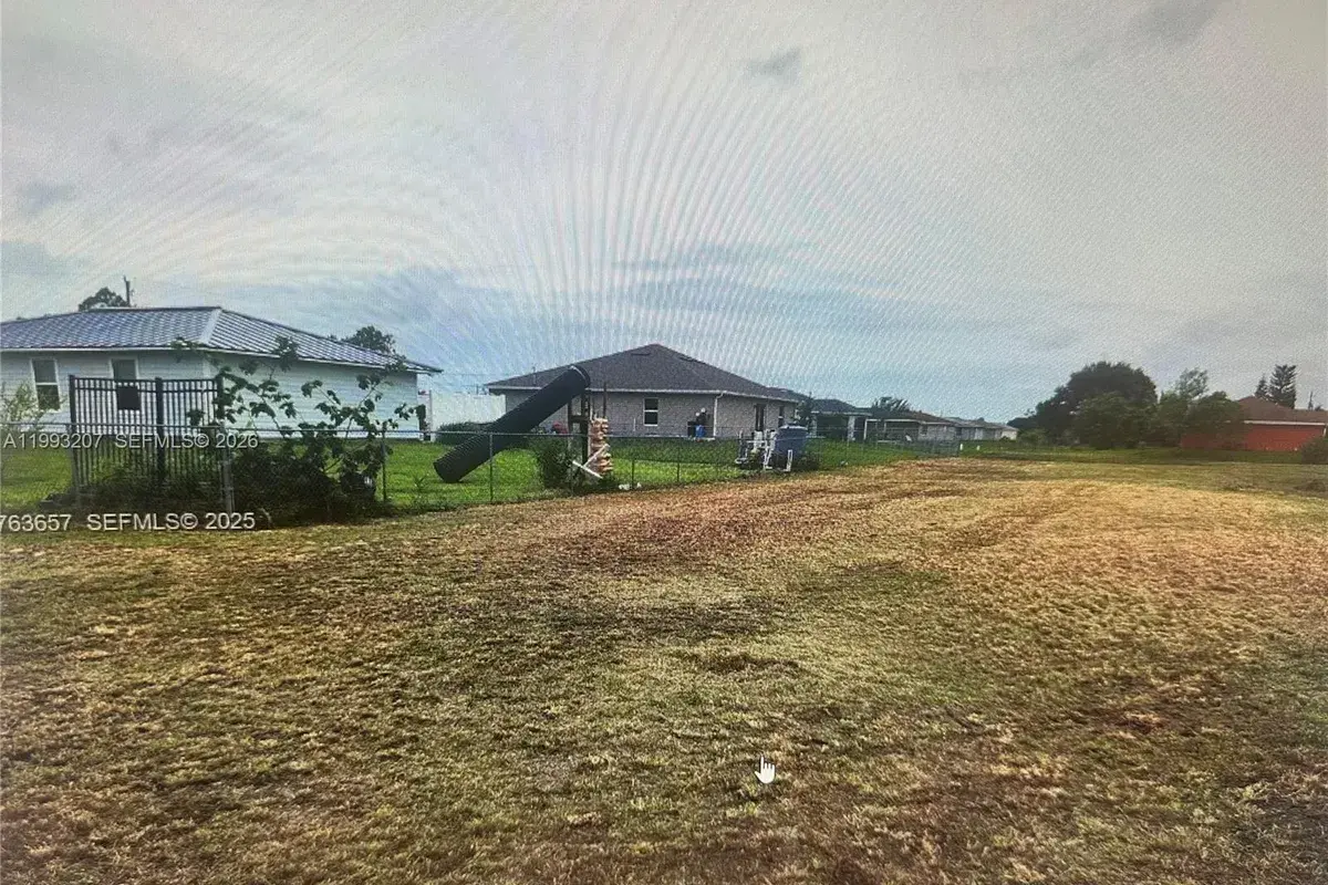 3807 24th ST W, Lehigh Acres FL 33971