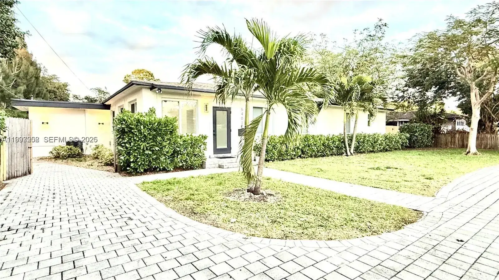 5401 W Broward Blvd, Plantation FL 33317 photo 2