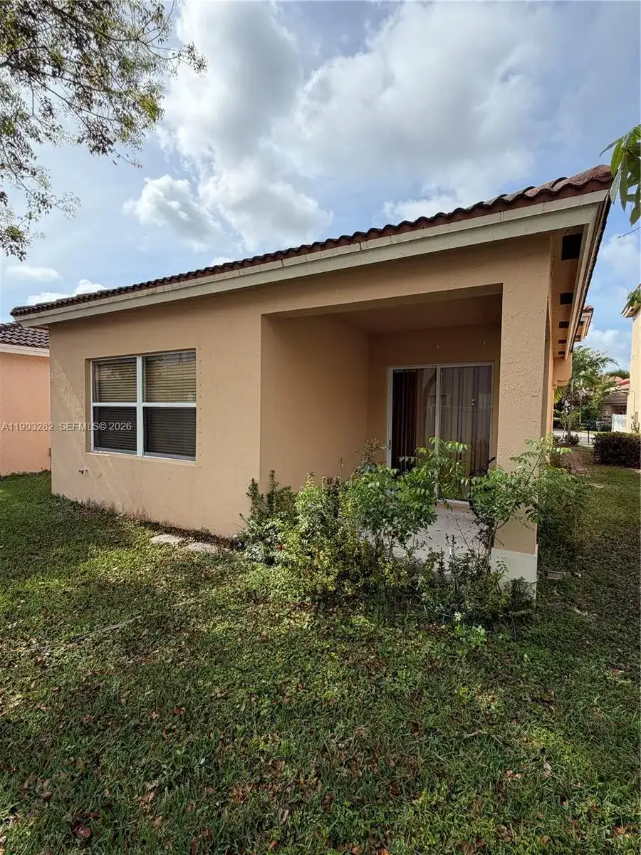 3951 NE 11th Dr, Homestead FL 33033 photo 3