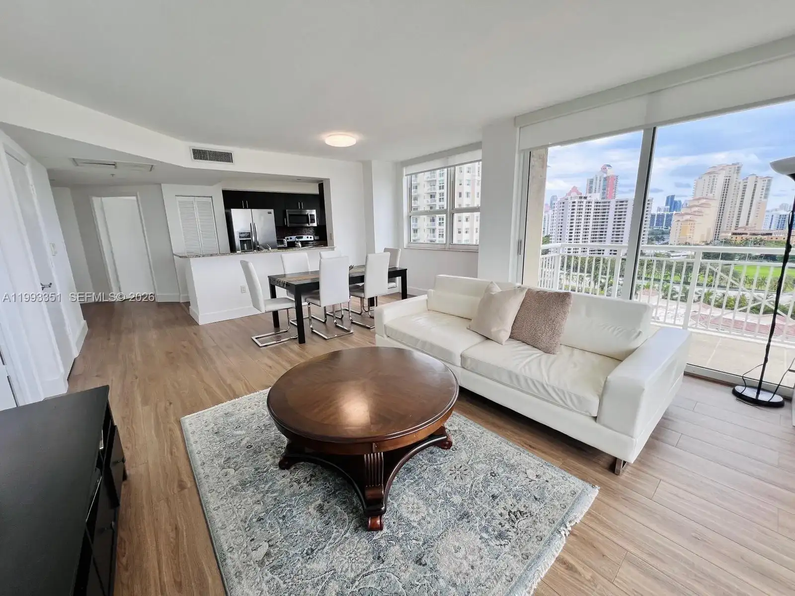 19501 W Country Club Dr # 1408, Aventura FL 33180 photo 4