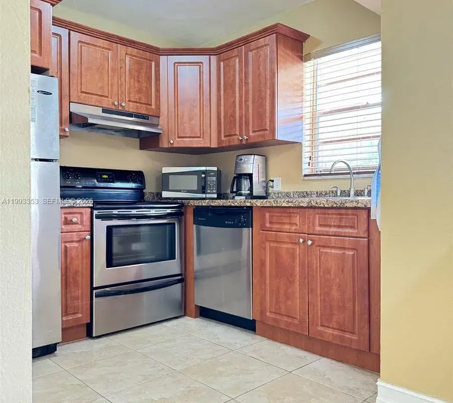 1300 Moffett St # 306, Hallandale Beach FL 33009