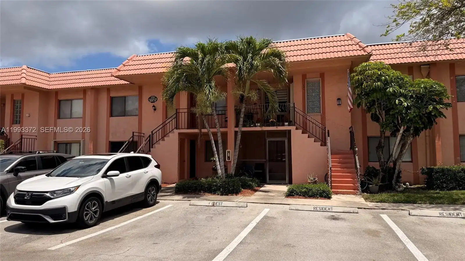 231 Lakeview Dr # 204, Weston FL 33326