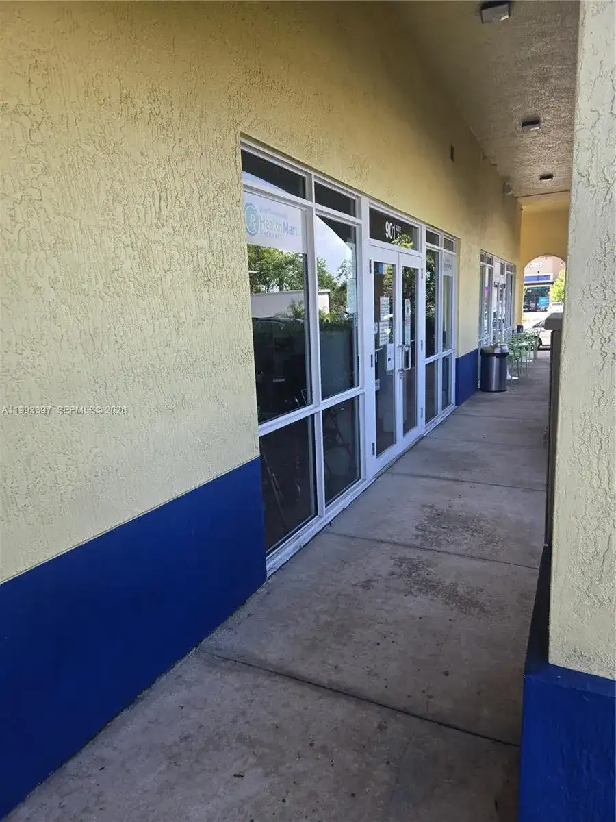 901 N Miami Beach Blvd, North Miami Beach FL 33162 photo 2