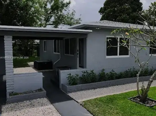 266 NE 162nd St, Miami FL 33162 photo 2