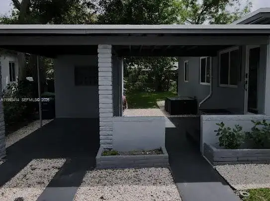 266 NE 162nd St, Miami FL 33162 photo 3