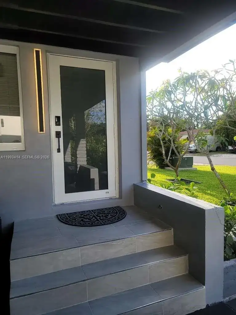 266 NE 162nd St, Miami FL 33162 photo 4