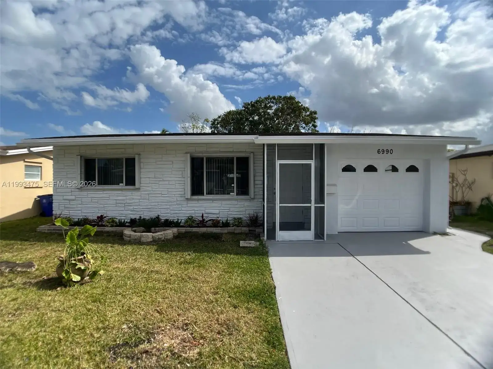 6990 NW 17th St, Margate FL 33063 photo 2