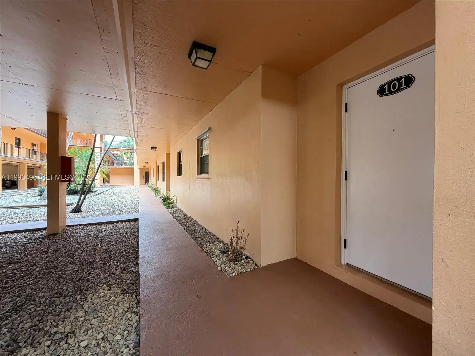 400 Commodore Dr # 101, Plantation FL 33325 photo 3