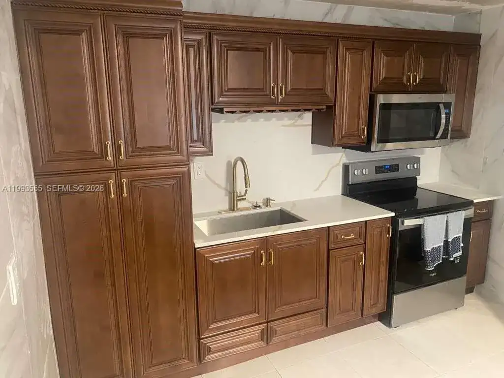 712 57th St, West Palm Beach FL 33407 photo 2