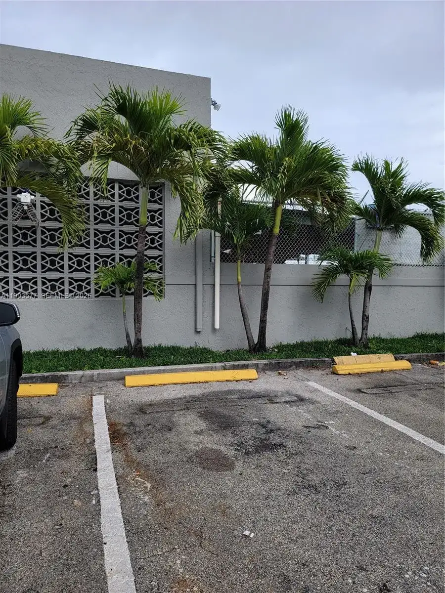 834 NW 10th Terr, Fort Lauderdale FL 33311 photo 5