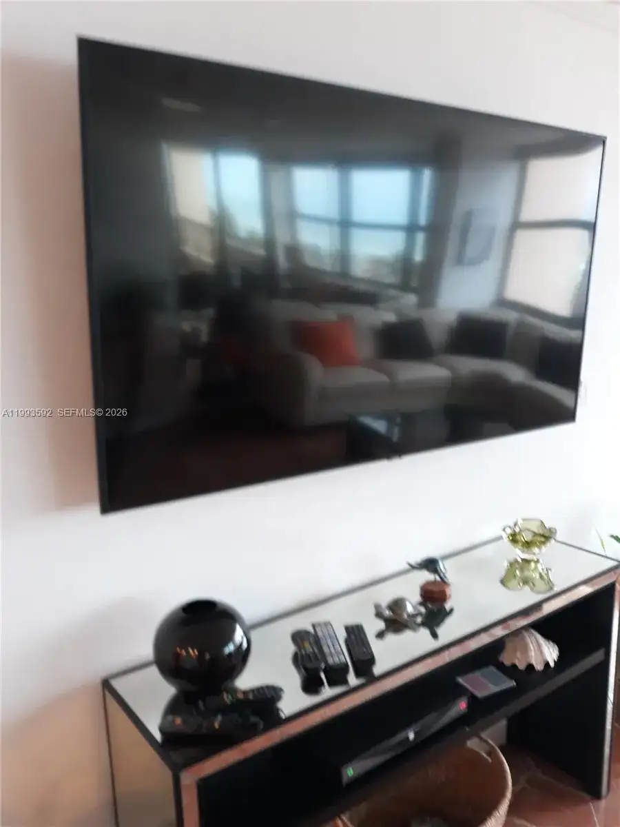 2555 Collins Ave # 703, Miami Beach FL 33140 photo 4