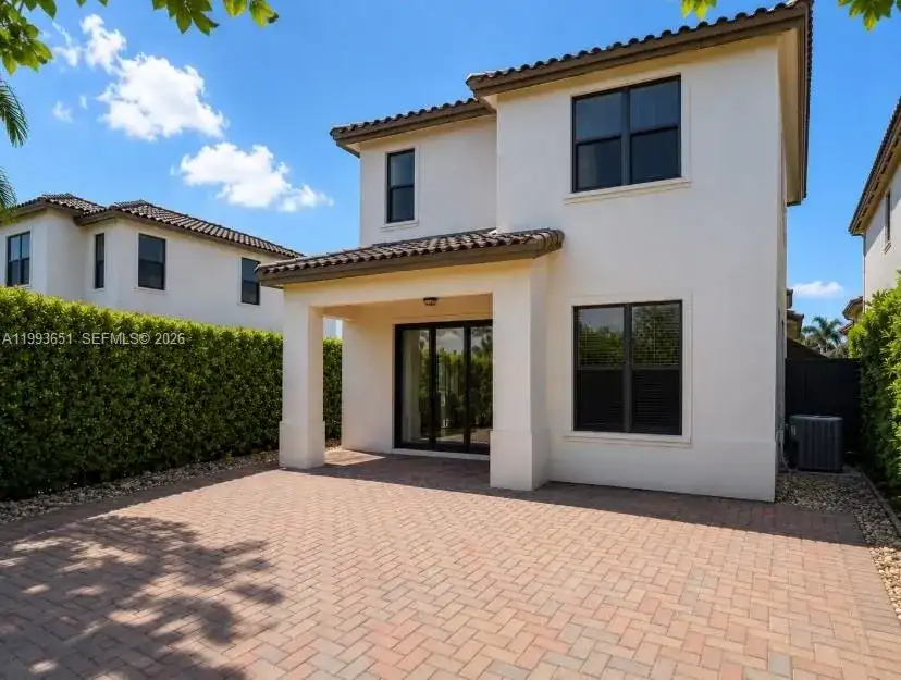 9776 W 34th Ave, Hialeah FL 33018 photo 3