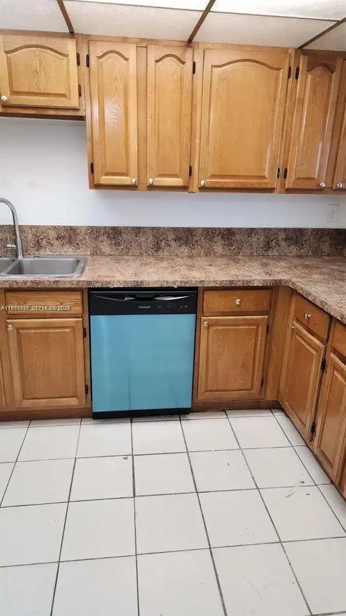 10000 NW 80th Ct # 2415, Hialeah Gardens FL 33016 photo 5