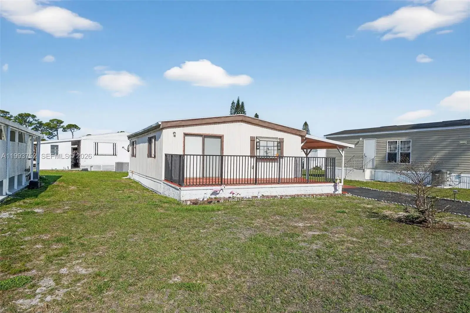 415 E Erie Drive, Fort Pierce FL 34946 photo 4