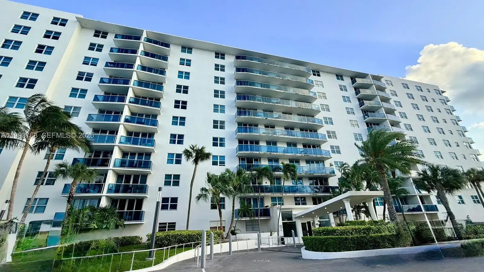 7501 E Treasure Dr # 8B, North Bay Village FL 33141 photo 5